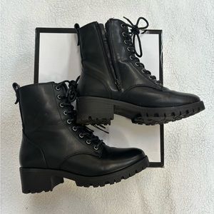 COPY - Combat Boots Size 6.5 W